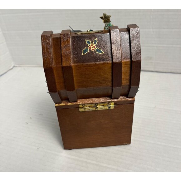 Vintage Enesco 1982 Wooden Christmas Music Box Toyland With Soldier Bear & Tree - Picture 4 of 12